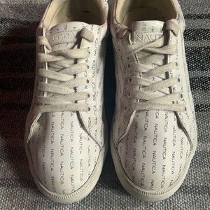 7.5 Women’s White Sneakers